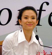 2岁孩子将电池放嘴里咬后爆炸